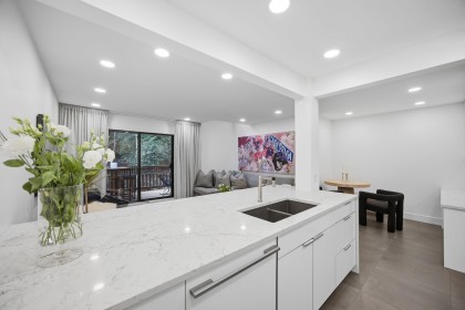 Photo 4 at 3321 Mountain Highway, Lynn Valley, North Vancouver