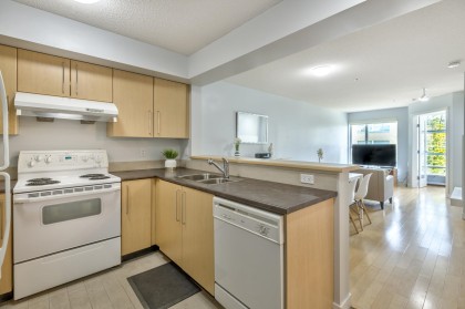 Photo 5 at 308 - 2768 Cranberry Drive, Kitsilano, Vancouver West