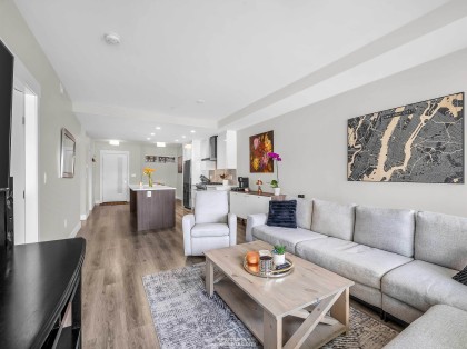 Photo 5 at 401 - 1496 Charlotte Road, Lynnmour, North Vancouver