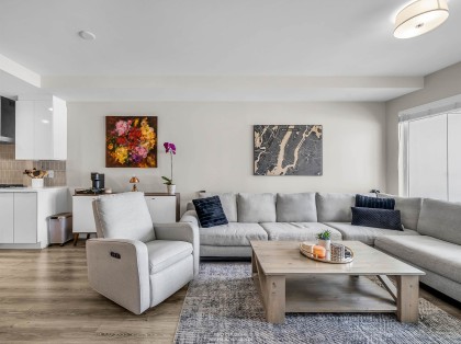 Photo 4 at 401 - 1496 Charlotte Road, Lynnmour, North Vancouver