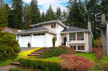 Photo 2 at 1716 Cascade Court, Indian River, North Vancouver