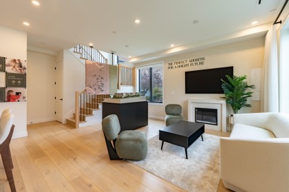 Photo 4 at 858 W 64th Avenue, Marpole, Vancouver West