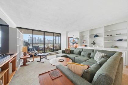 Photo 2 at 533 - 666 Leg In Boot Square, False Creek, Vancouver West