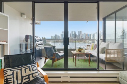 Photo 6 at 533 - 666 Leg In Boot Square, False Creek, Vancouver West