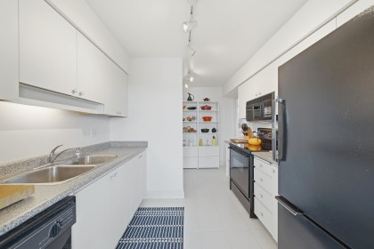 Photo 20 at 533 - 666 Leg In Boot Square, False Creek, Vancouver West