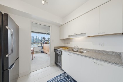 Photo 18 at 533 - 666 Leg In Boot Square, False Creek, Vancouver West