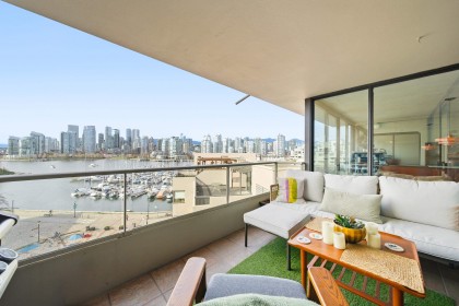 Photo 8 at 533 - 666 Leg In Boot Square, False Creek, Vancouver West