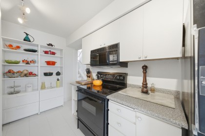 Photo 21 at 533 - 666 Leg In Boot Square, False Creek, Vancouver West