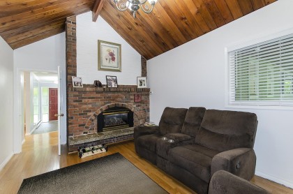 Photo 15 at 4540 Mountain Highway, Lynn Valley, North Vancouver