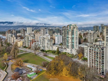 Photo 4 at 302 - 1311 Beach Avenue, West End VW, Vancouver West