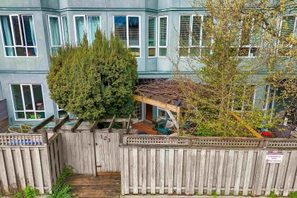 Photo 1 at 123 - 3440 W Broadway, Kitsilano, Vancouver West