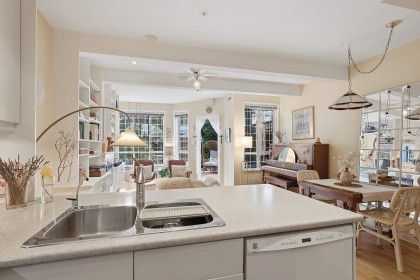 Photo 9 at 123 - 3440 W Broadway, Kitsilano, Vancouver West