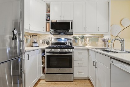 Photo 10 at 123 - 3440 W Broadway, Kitsilano, Vancouver West