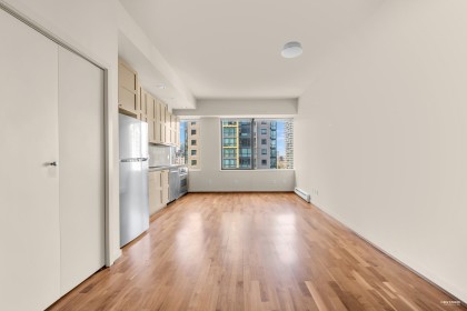 Photo 2 at 1113 - 1333 W Georgia Street, Coal Harbour, Vancouver West