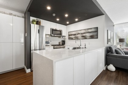 Photo 3 at 310 - 939 Expo Boulevard, Yaletown, Vancouver West