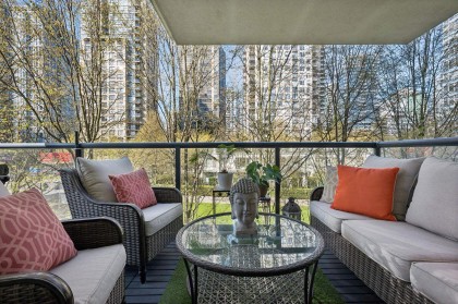Photo 1 at 310 - 939 Expo Boulevard, Yaletown, Vancouver West