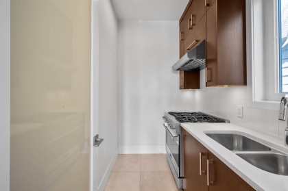 Photo 12 at 1468 Kings Avenue, Ambleside, West Vancouver