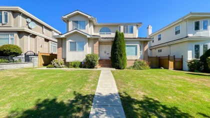 Photo 1 at 219 W 42nd Avenue, Oakridge VW, Vancouver West