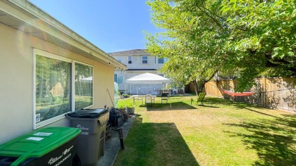 Photo 10 at 219 W 42nd Avenue, Oakridge VW, Vancouver West