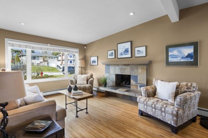 Photo 3 at 831 Whitchurch Street, Calverhall, North Vancouver