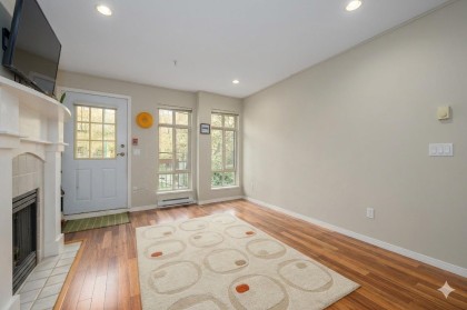 Photo 7 at 3018 W 4th Avenue, Kitsilano, Vancouver West