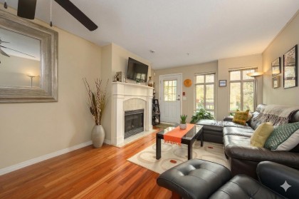 Photo 8 at 3018 W 4th Avenue, Kitsilano, Vancouver West