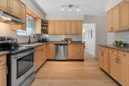 Photo 10 at 3300 Mahon Avenue, Upper Lonsdale, North Vancouver