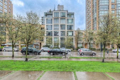 Photo 3 at 104 - 1168 Richards Street, Yaletown, Vancouver West