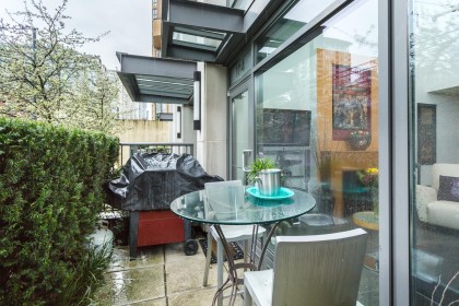 Photo 4 at 104 - 1168 Richards Street, Yaletown, Vancouver West