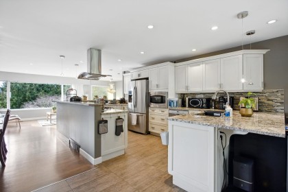 Photo 3 at 4938 Redonda Drive, Canyon Heights NV, North Vancouver