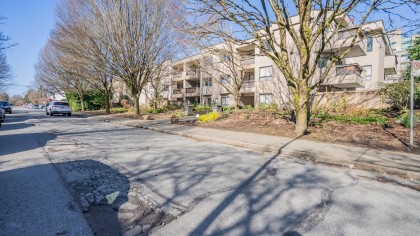 Photo 2 at 305 - 975 W 13th Avenue, Fairview VW, Vancouver West