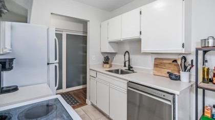 Photo 9 at 305 - 975 W 13th Avenue, Fairview VW, Vancouver West