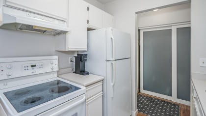 Photo 11 at 305 - 975 W 13th Avenue, Fairview VW, Vancouver West