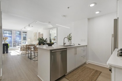 Photo 2 at 374 - 2080 W Broadway, Kitsilano, Vancouver West