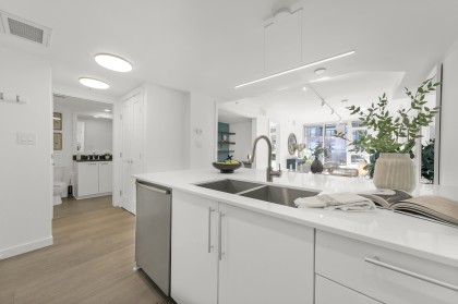 Photo 6 at 374 - 2080 W Broadway, Kitsilano, Vancouver West