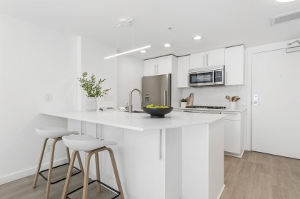 Photo 7 at 374 - 2080 W Broadway, Kitsilano, Vancouver West