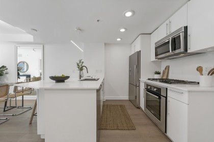 Photo 3 at 374 - 2080 W Broadway, Kitsilano, Vancouver West