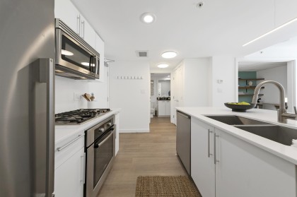 Photo 5 at 374 - 2080 W Broadway, Kitsilano, Vancouver West