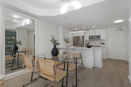 Photo 9 at 374 - 2080 W Broadway, Kitsilano, Vancouver West