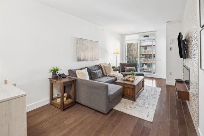 Photo 2 at 406 - 210 W 13 Street, Central Lonsdale, North Vancouver