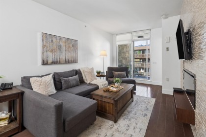 Photo 3 at 406 - 210 W 13 Street, Central Lonsdale, North Vancouver