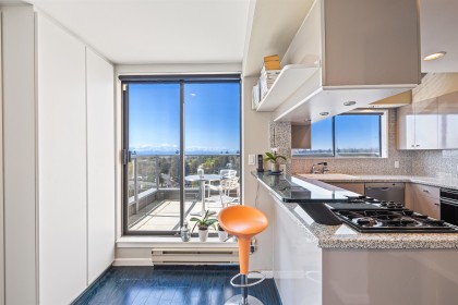 Photo 10 at 1100 - 5890 Balsam Street, Kerrisdale, Vancouver West