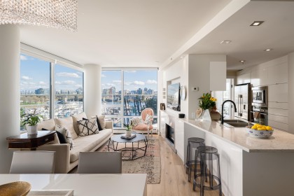 Photo 7 at 505 - 1201 Marinaside Crescent, Yaletown, Vancouver West