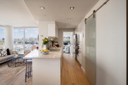 Photo 14 at 505 - 1201 Marinaside Crescent, Yaletown, Vancouver West