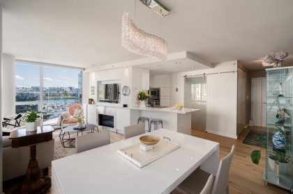 Photo 11 at 505 - 1201 Marinaside Crescent, Yaletown, Vancouver West