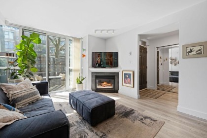 Photo 6 at 1409 W 6th Avenue, False Creek, Vancouver West