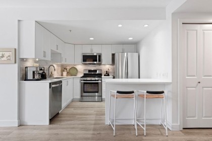 Photo 9 at 1409 W 6th Avenue, False Creek, Vancouver West