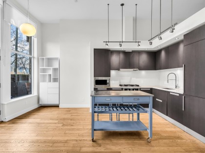 Photo 10 at 296 W 1st Avenue, False Creek, Vancouver West