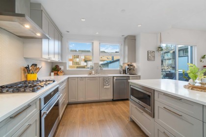 Photo 8 at 8 - 856 Orwell Street, Lynnmour, North Vancouver