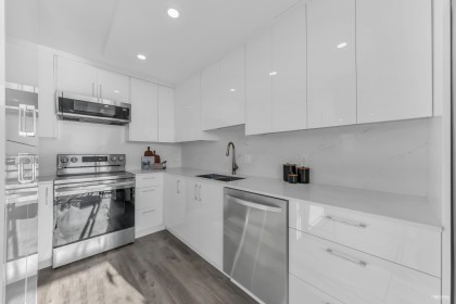 Photo 14 at 1202 - 650 16th Street, Ambleside, West Vancouver